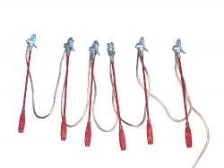 Dispozitiv mobil de scurtcircuitare polifazat pentru linii electrice aeriene de joasa tensiune cu conductoare neizolate, echipat cu cleme â€œtip cioc de rataâ€ prevazute cu baston electroizolant