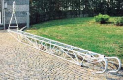 Platforma orizontala cu structura triunghiulara